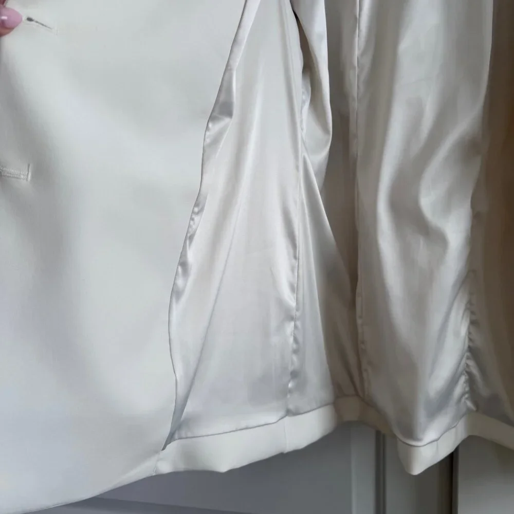 Studio by Torrid Ivory Refined Crepe Blazer – Size 1X